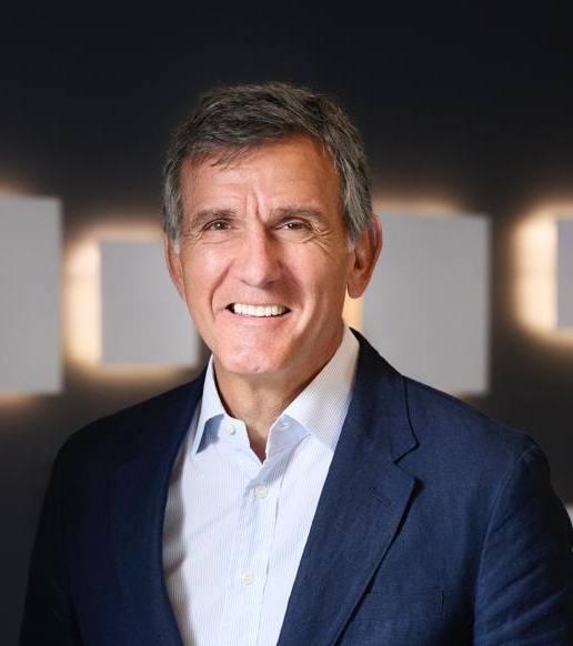 Gustavo  Manriquez