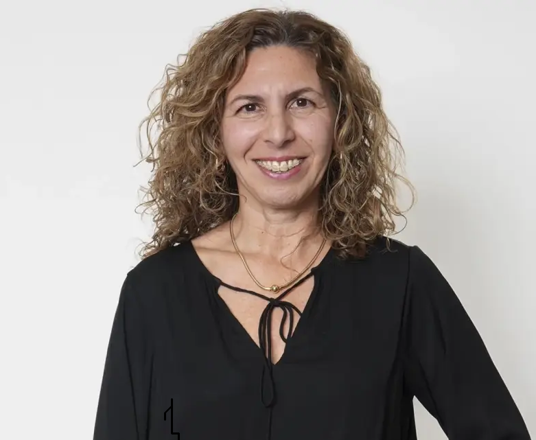 ANALÍA MIKATI